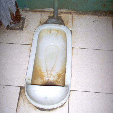 Hygiene und Akrobatik im Quadratmeter-Badezimmer